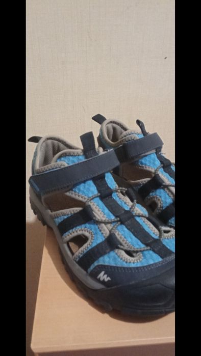 Кросівки дитячі Decathlon.