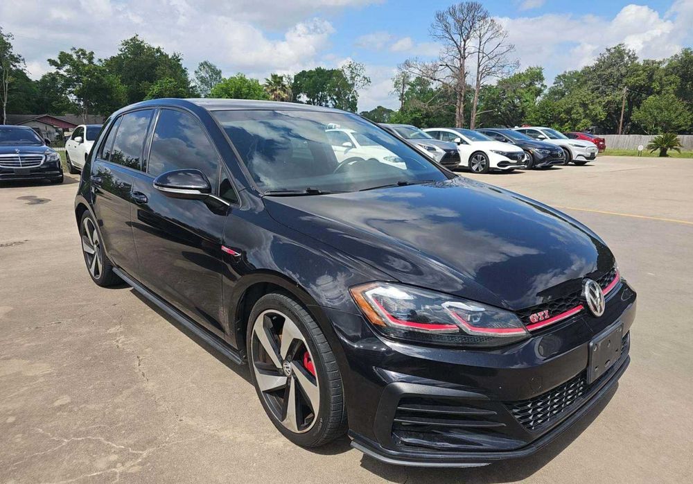 Шрот Volkswagen Golf 7 комплект фари стопи капот бампер крило разборка фольксваген гольф 7 ляда двері четверть багажник решітка