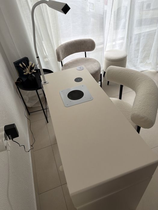 Mesa de Manicure Equipada | Pronta a Trabalhar