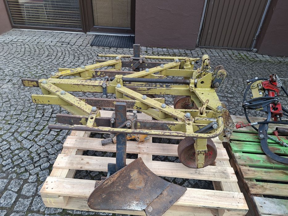 Ciągniczek traktorek agregat uprawowy sadowniczy