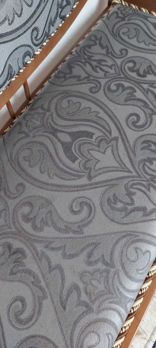 Банкетка деревянная,в стиле модерн.