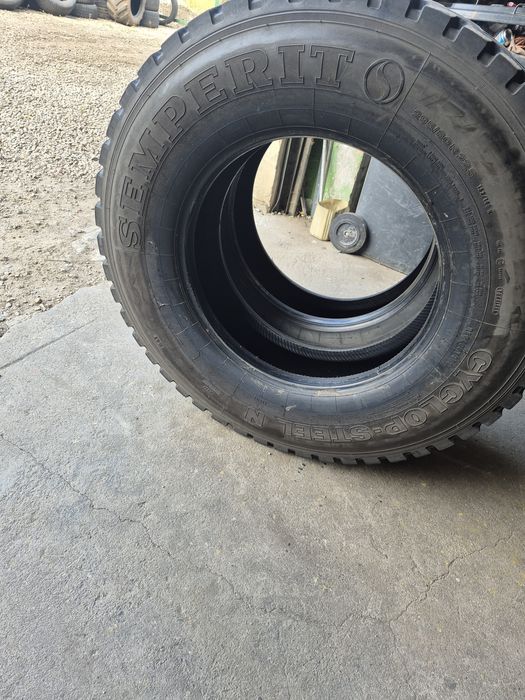 Opony 295 80R22.5 Semperit.