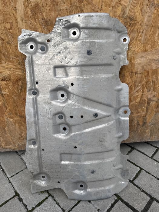 Кожух двигателя BMW 3 G20 G21 G26 687858003