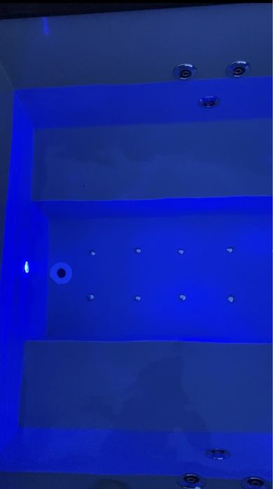 Гарячий спа чан