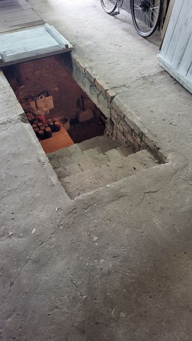 Продам  Гараж під буса на вул.Ковпака.