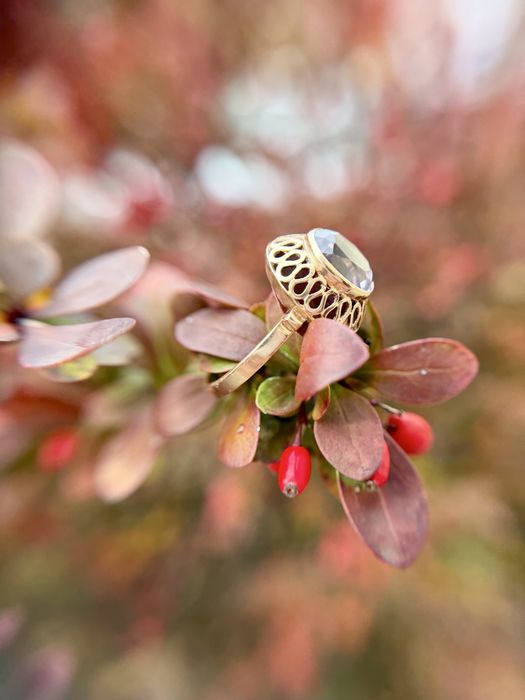 Złoty pierscionek Warmet B-607  kamień z efektem Aleksandrytu