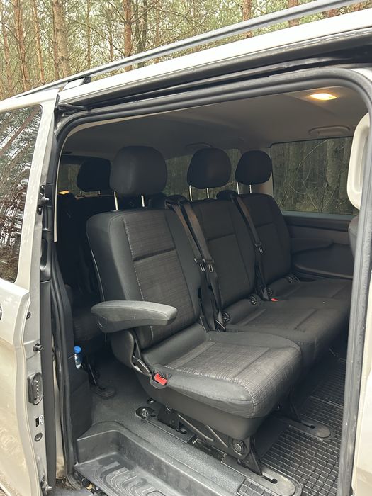 Wynajem samochodu 8-osobowego Mercedes Vito Premium