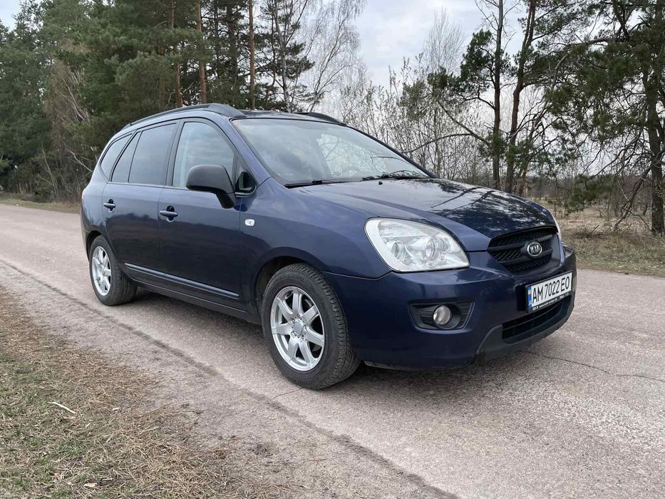 Продам Kia Carens