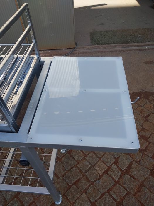 Churrasqueira com rodas queimador e  grelha em inox