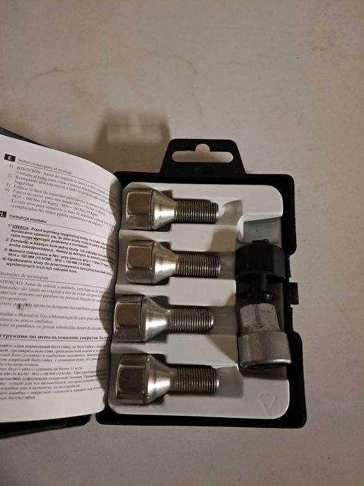 Kit Parafusos anti-roubo Farad Ref. A novo