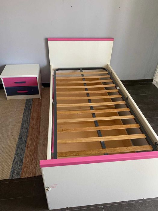 Cama individual menina 90 x 180 cm