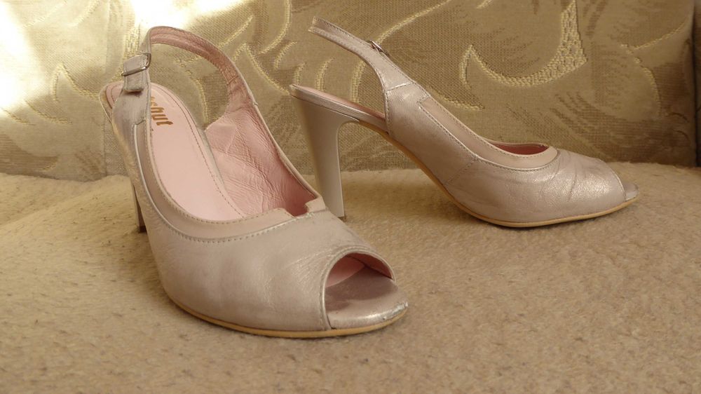 Sandały szpilki pantofle skórzane piękne perłowe beż złoto EKSBUT r.38