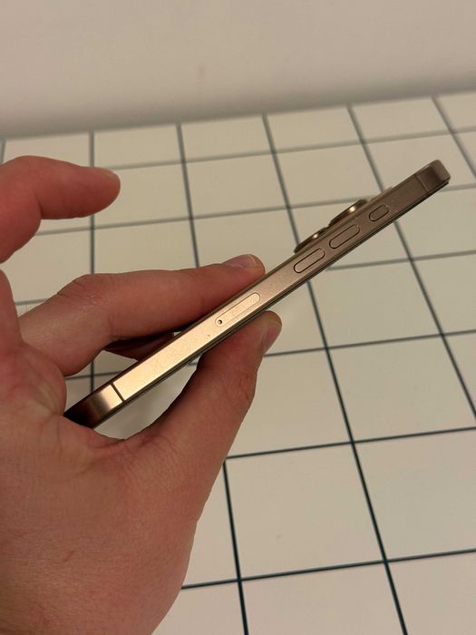 iPhone 16 Pro 256GB Titânio Deserto