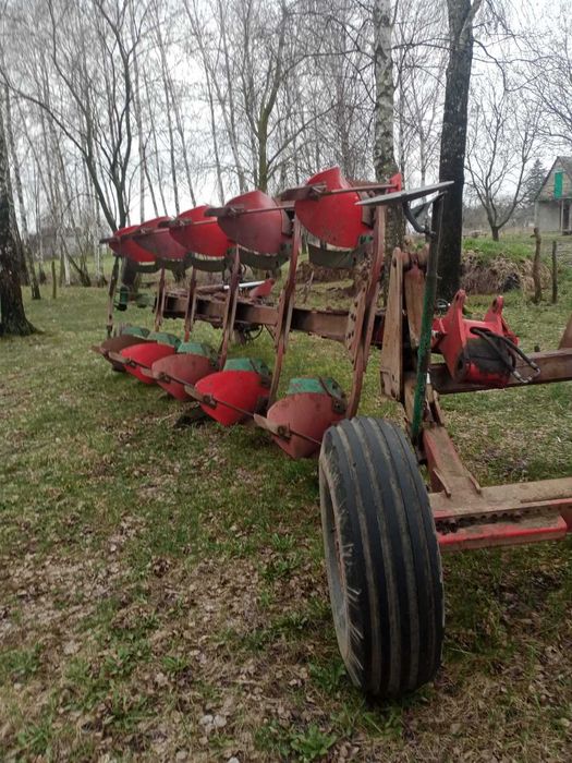 Продам плуг Патон 8 корпусний