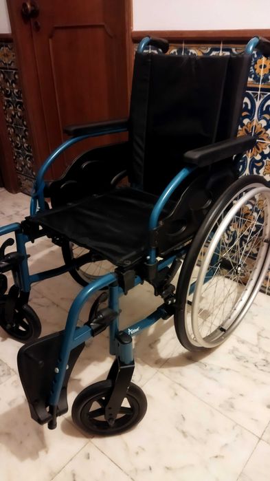 Cadeira de Rodas como NOVA