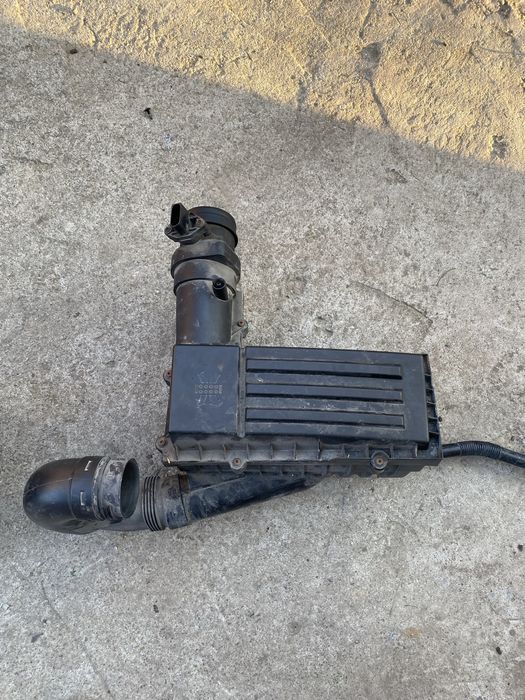 Obudowa filtra powietrza volkswagen passat b6 2.0 TDI