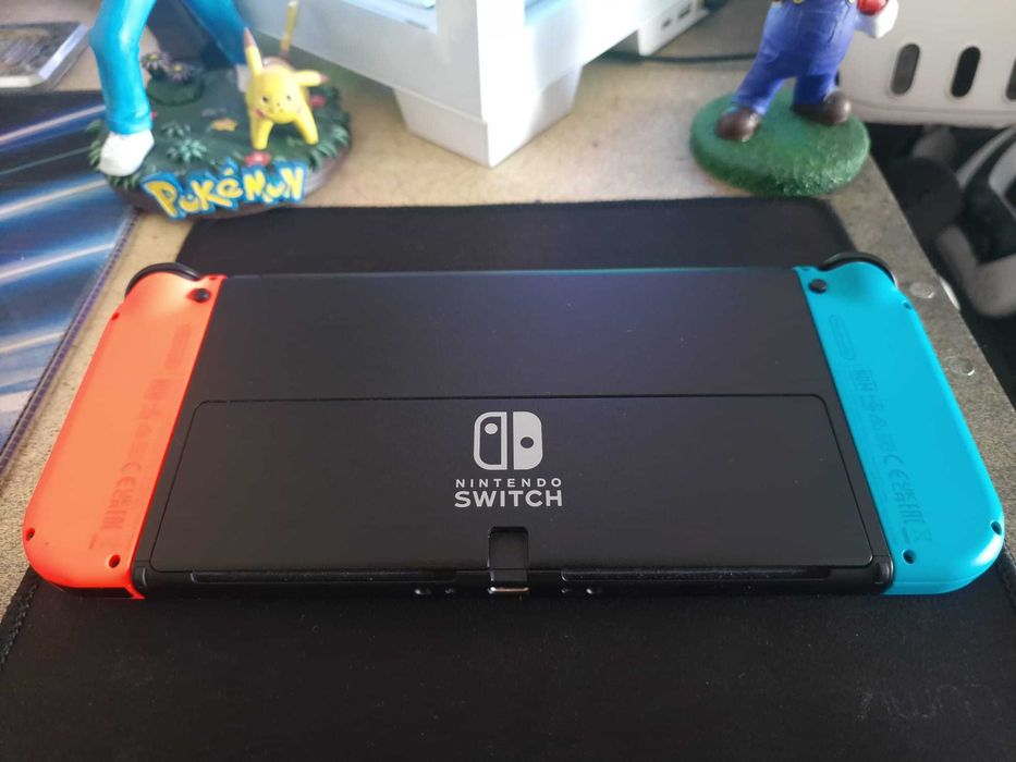 Nintendo Switch OLED *IMPECAVEL*