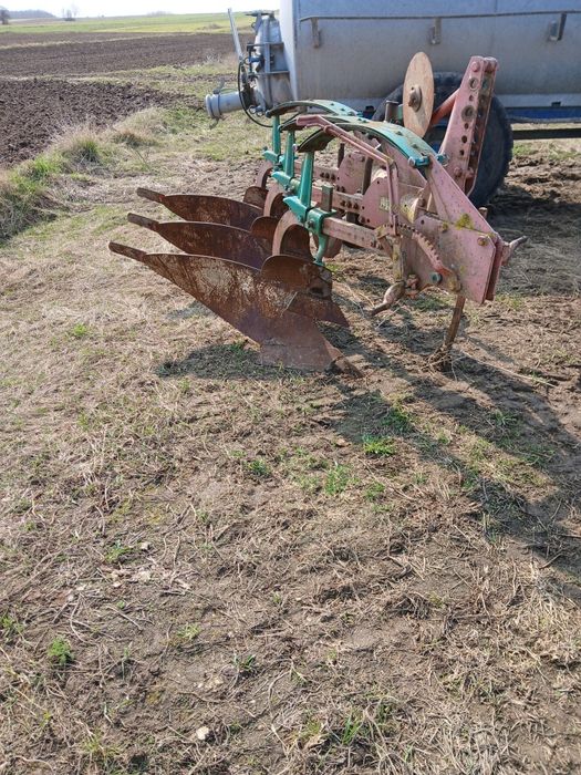 Pług  3 skibowy kverneland