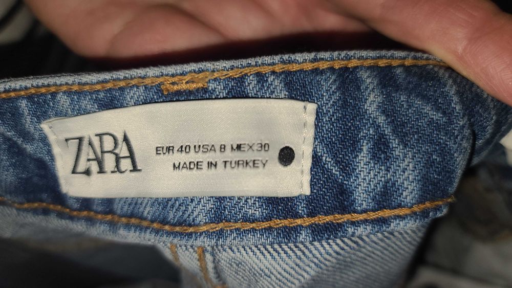 Zara джинси жіночі 40 розмір