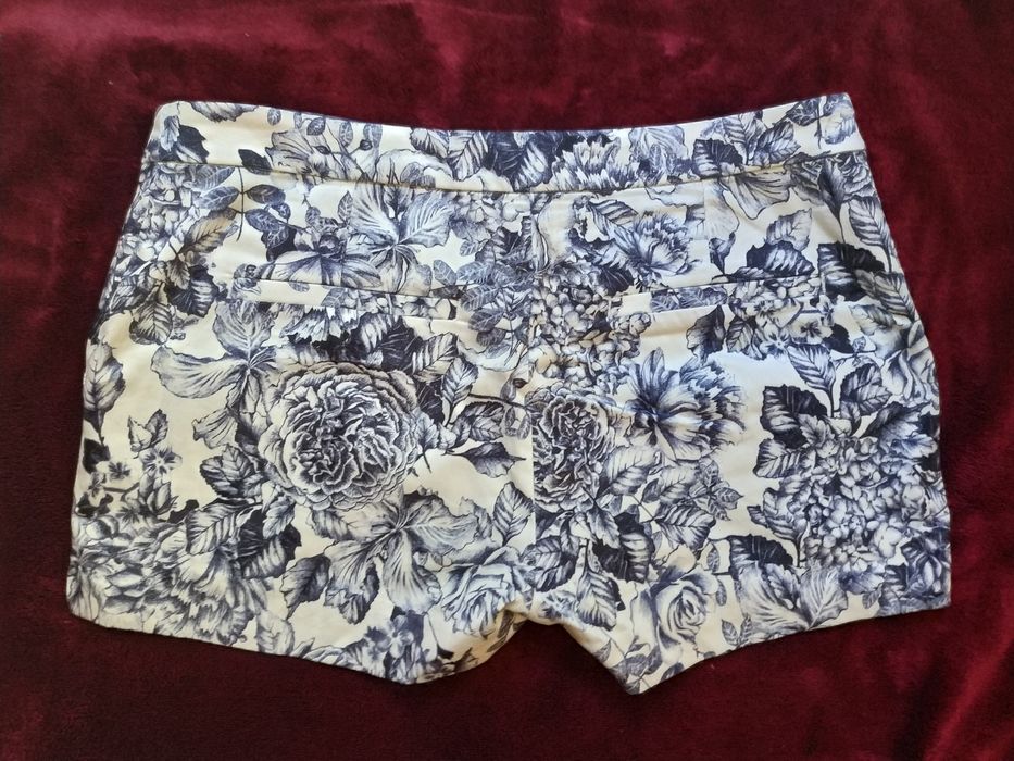 Kwieciste szorty h&m