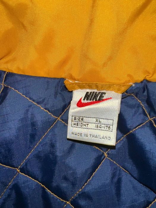Вінтажка куртка NIKE
