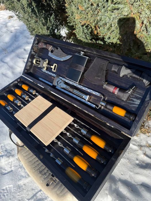 Эксклюзивний подарунковий набір шампурів у кейсі для чоловіка