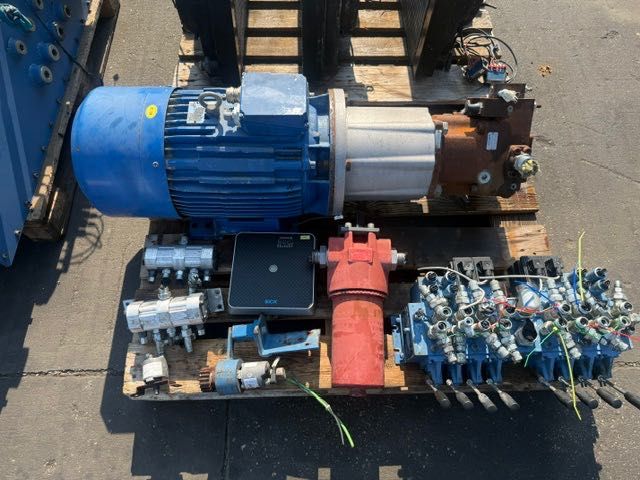 silnik elektryczny 22 kw mocy z pompa toczkowa do agregatu hydraulicznego