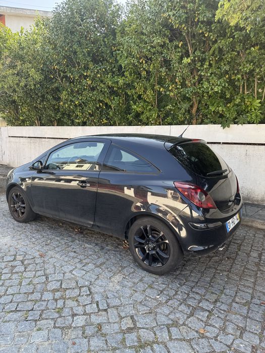 Opel corsa black edition