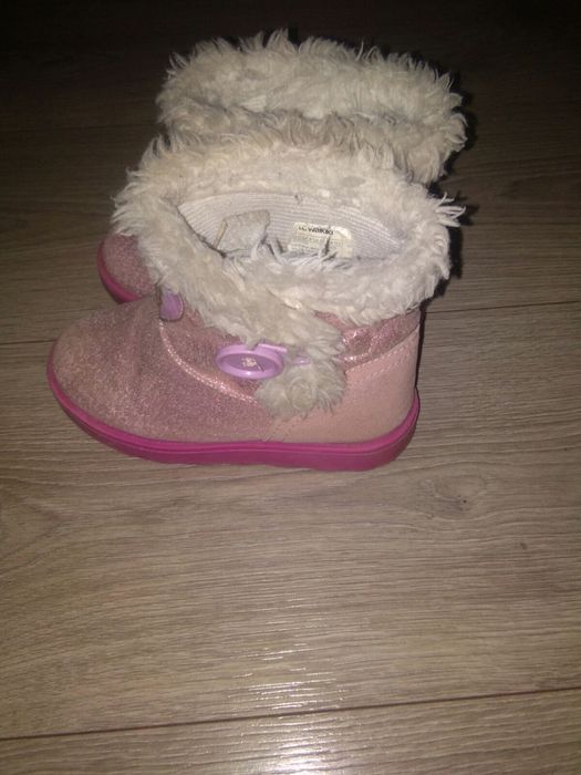 Продам детская обувь на девочку.