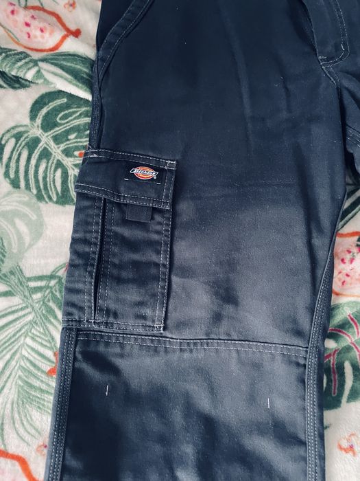 Dickies oraz H&M . 2 pary spodni. Uzywane. Meskie rozmiar 36.