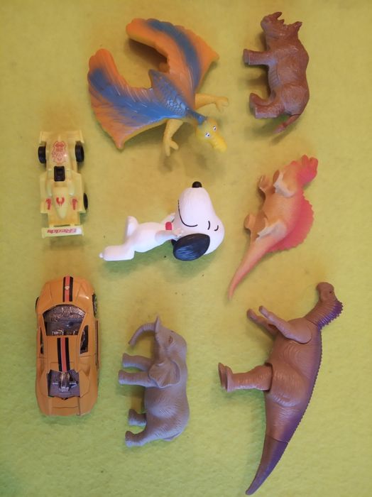 8 BONECOS de coleção