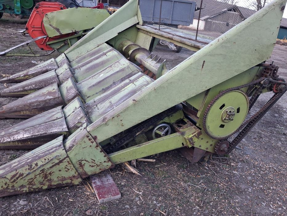 Жатка кукурудзяна до комбайна Claas  Dominator.