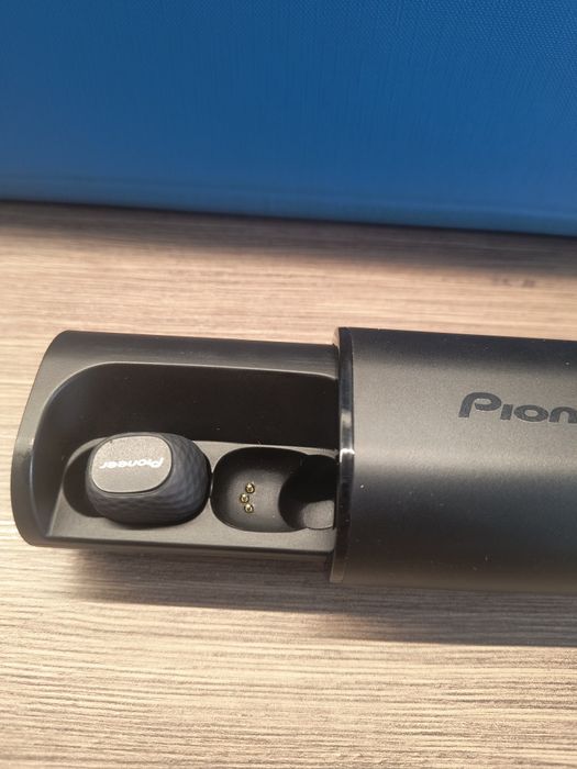 Pioneer se-c8TW stacja ładowania + jedna słuchawka jak nowe