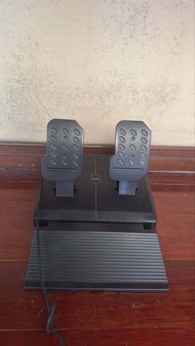 vendo volante e pedais ps4 e computador