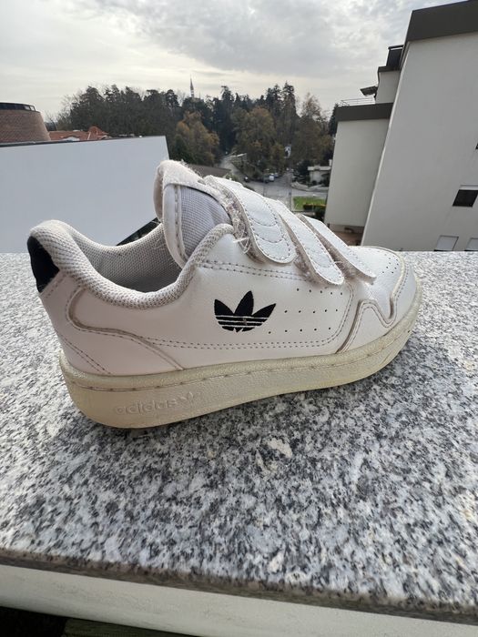 Varias sapatilhas de Criança