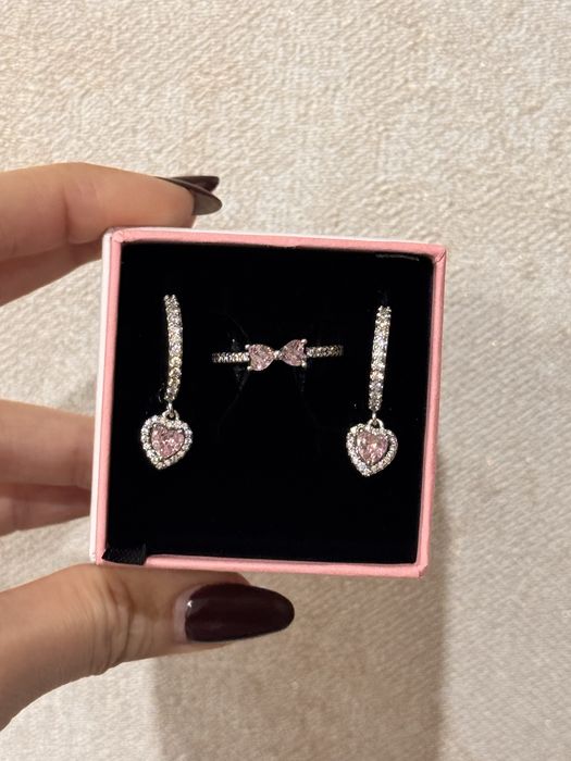 Каблучки сережки та браслети Пандора