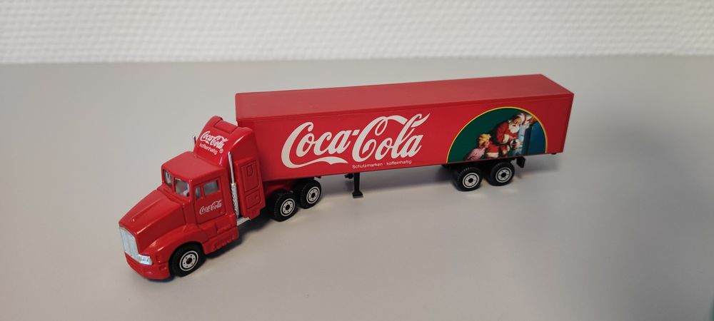 Колекція масштабних моделей авто вантажівок. Масштаб 1:87.