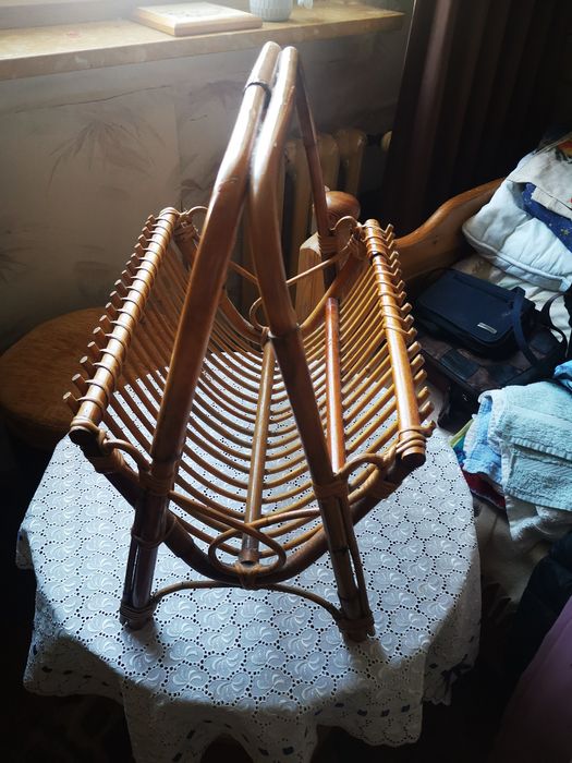 Koszyk  wiklinowy na gazety, książki