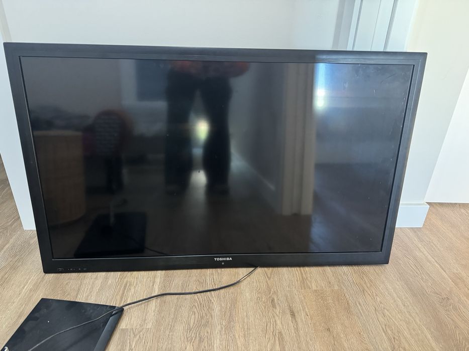 Tv Toshiba 43” impecavel