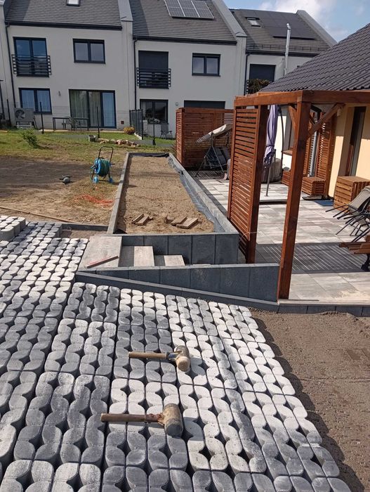 Brukowanie Brukarstwo Kostka Brukowa Układanie kostki brukowej Zabrze