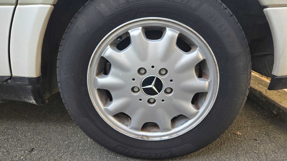 Jantes Originais Mercedes Clássico 15" com 4 pneus 195/65R15" bom piso