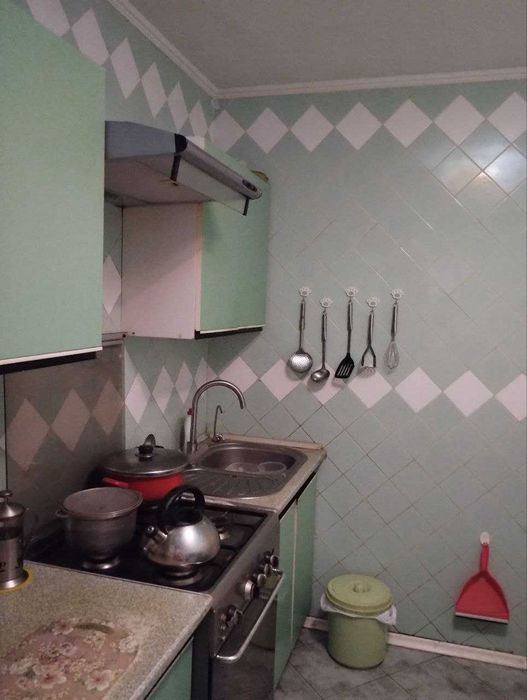 Продам трикімнатну квартиру на Скорини