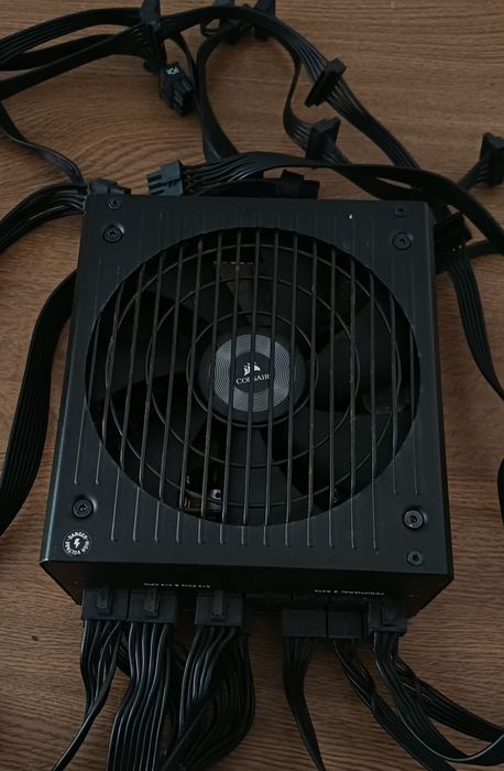 Fonte de Alimentação Corsair RM850