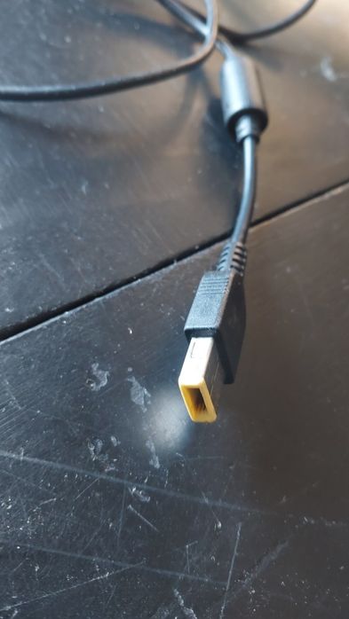 Carregador Original Lenovo 65W – Slim Tip (Amarelo) – Como Novo