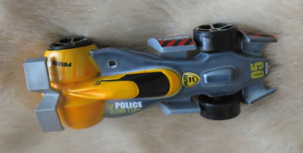 Passeio com Carros Fórmula 1 e Fórmula 3 da Majorette - Escala 1:64