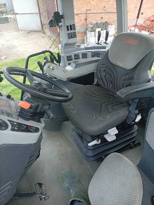 ciągnik rolniczy CLAAS AXION 810