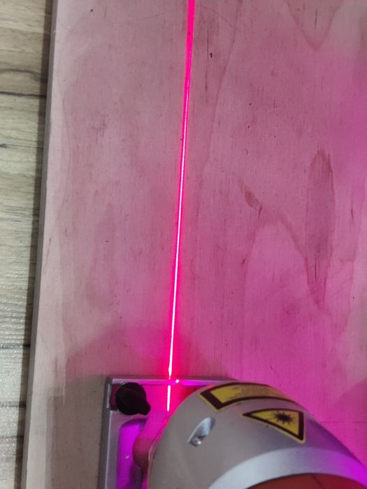 Wyrzynarka sieciowa,laser