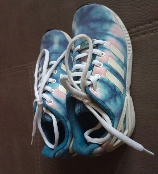 Buty adidas sznurowane