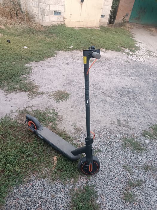 Електросамокат Xiaomi Mi Electric Scooter 4 Go. Б/в
