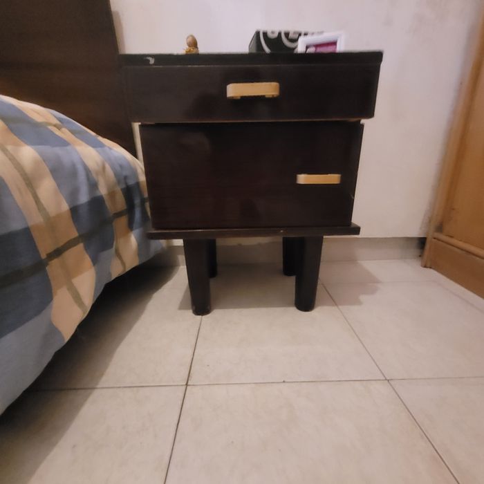 Cama Casal com duas mesas cabeceira